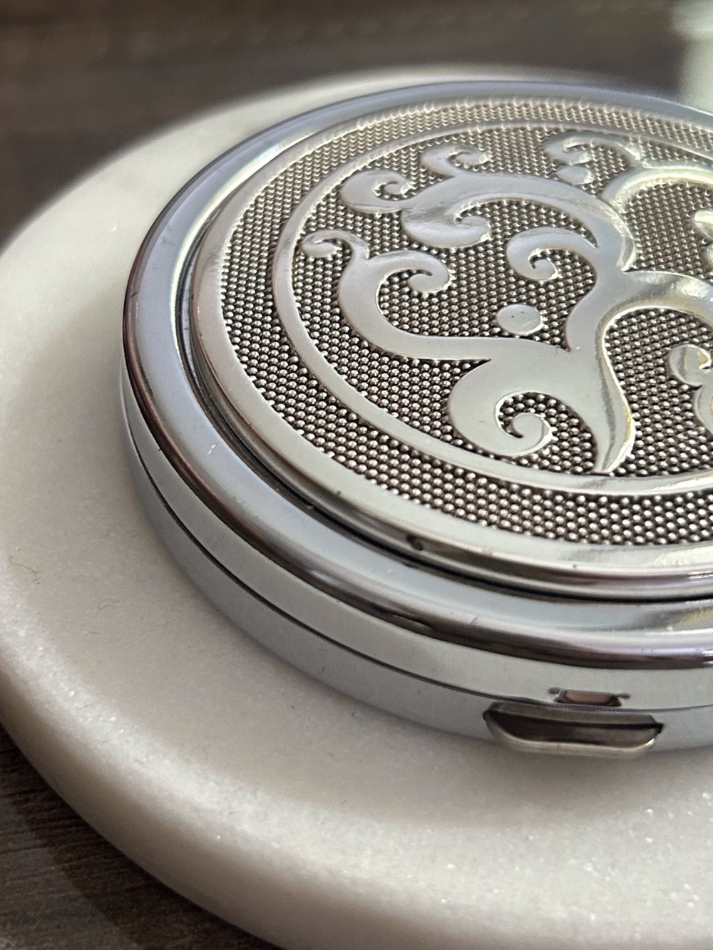Brighton Compact Mirror - Picture 7 of 7